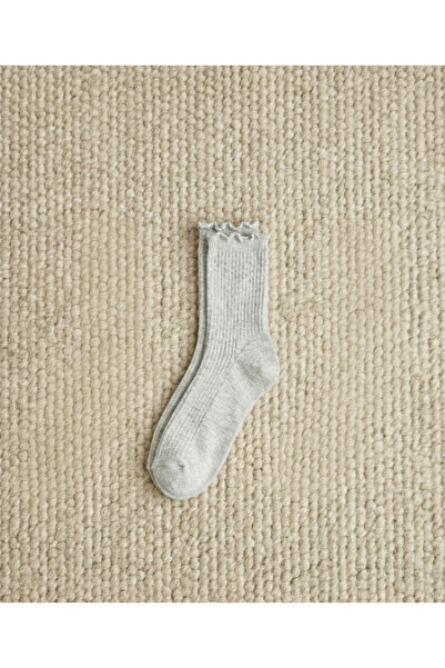 DRAV جوارب نسائية سادة بلون رمادي مع تفاصيل كشكشة - ( خياطة مخفية )