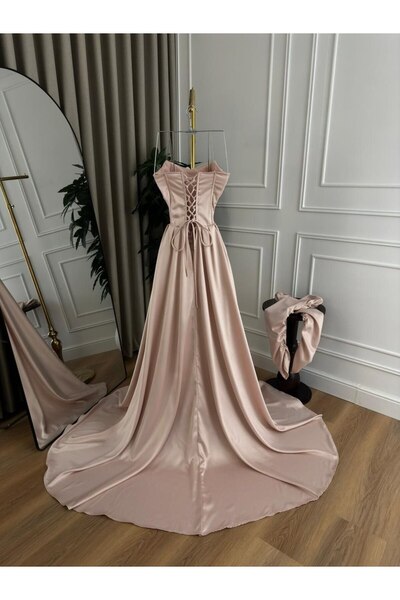 Kendallksa The light pink dress is suitable for parties and events.