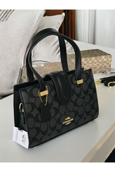 Generic Shoulder handbag with all accessories