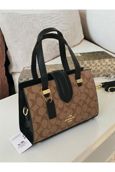 Generic Shoulder handbag with all accessories