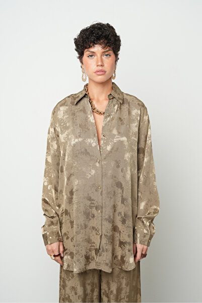 Orfeo Negro Women's Flora Khaki Abstract Patterned Satin Look Oversized Shirt