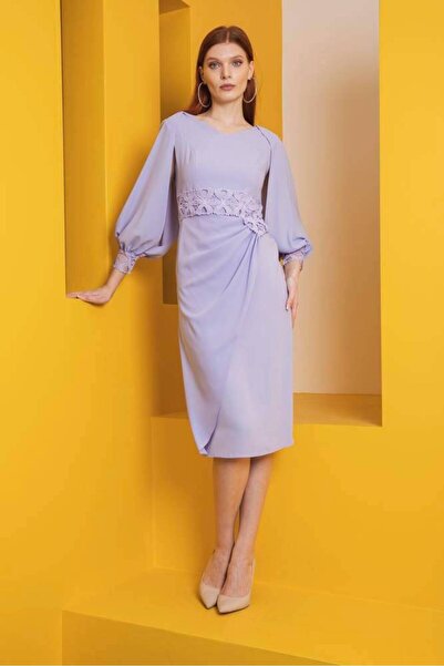 Stylish Light purple midi dress with lace detail at the waist