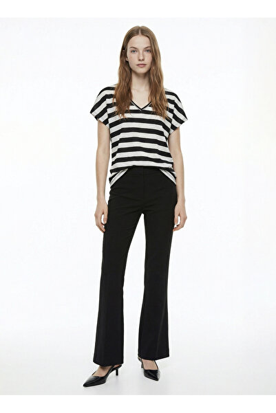 Fabrika V Yaka Çizgili Siyah - Ekru Kadın T-Shirt F6SL-TST0354