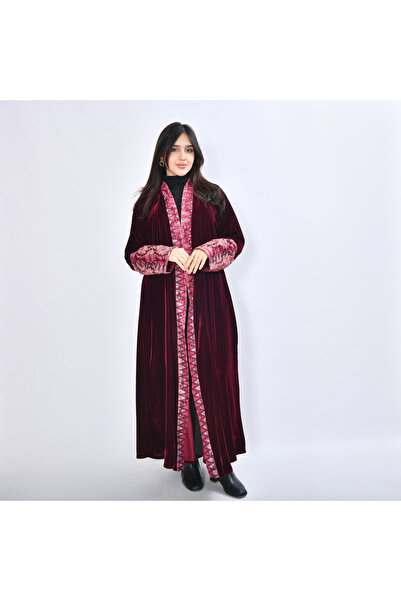 HAWRAA ABAYA Rifal velvet abaya - with an interwoven pattern in shades of red...