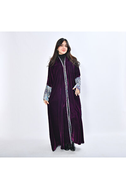 HAWRAA ABAYA Purple abaya with an attractive design in velvet fabric with pat...