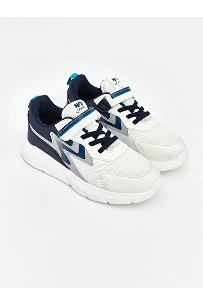 LC Waikiki حذاء رياضي للأولاد باللون الأبيض مع أربطة وشريط فيلكرو (S6)