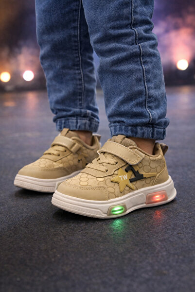 Bebelul Adidasi cu luminite Super Cute (fara accesoriu broscuta)