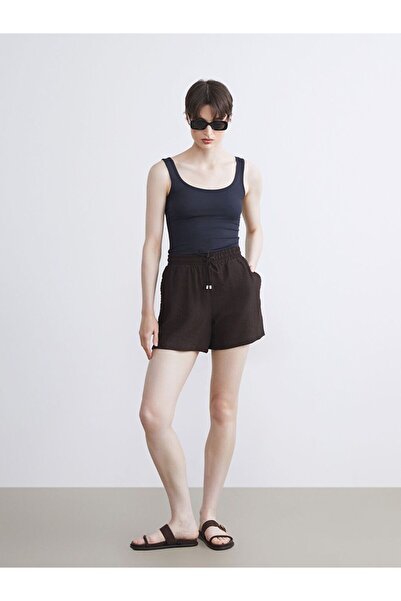 LC Waikiki شورت نسائي مزخرف بخصر مطاطي