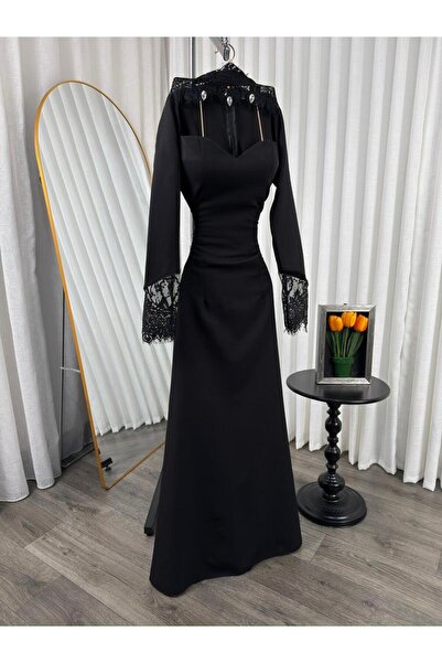 alweshah alahmar Barbie black dress