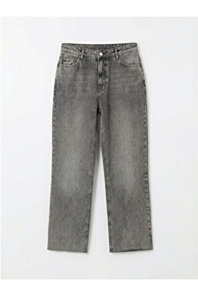 LC Waikiki متجر artplus: تصميم مستقيم القصة؛ تصميم عصري سهل التنسيق يدوم طويلاً.