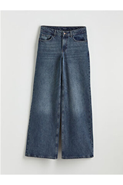 LC Waikiki artı-store Wideleg fit; εφαρμόζει στη μέση και στον γοφό, και στεν...