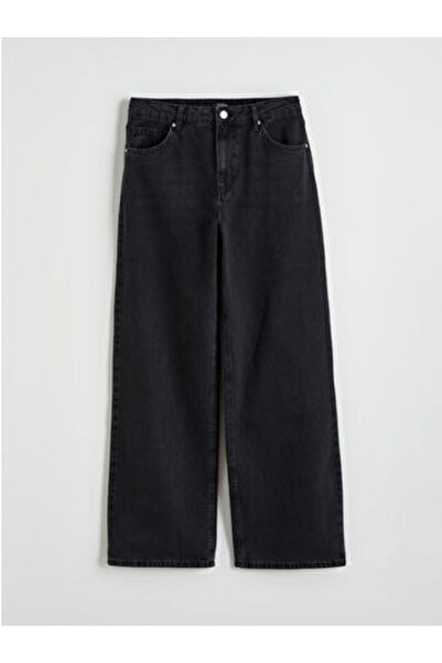 LC Waikiki Artı-Store Wideleg Fit; Fits at the Waist and Hips, Then Widens to...