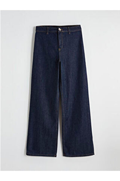 LC Waikiki artplus-store فلير فيت؛ تصميم يناسب الخصر والأرداف، ويتسع من الركب...