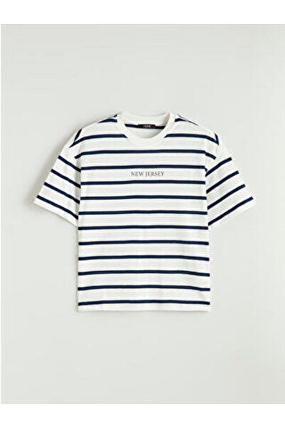 LC Waikiki artplus-store Γυναικείο μπλουζάκι με λαιμόκοψη ποδηλάτου και κοντά...