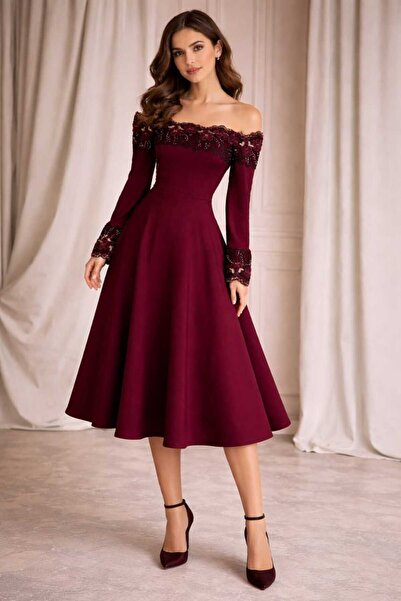 Genenic short burgundy evening dress