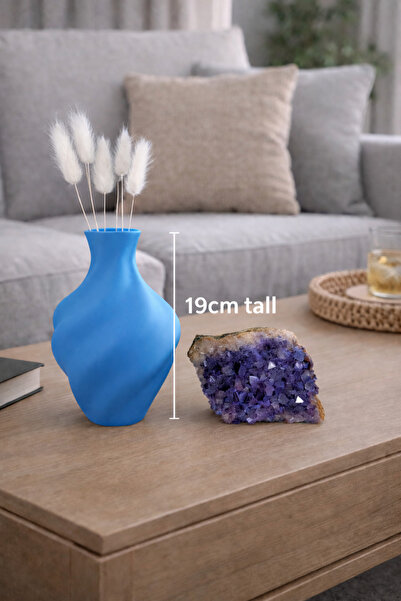 Vescarri Modern Decorative Vase – Minimal Design Home Accessory