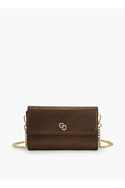 Celeste Textured Clutch with Chain Strap