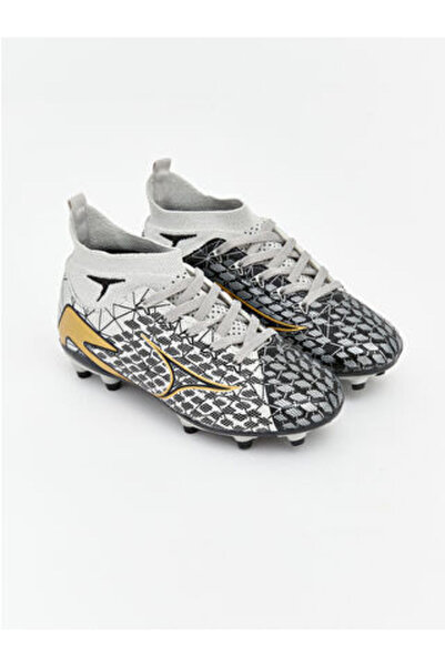 LC Waikiki artı-store предлага модел с принт на детски футболни бутони. С удо...