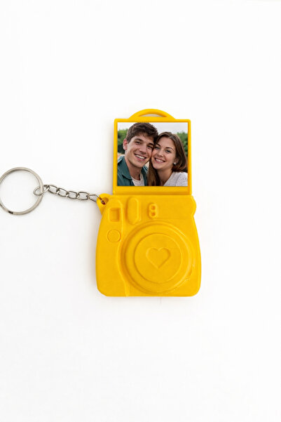 Kal Studio Kişiye Özel Fotoğraflı Kamera Anahtarlık – Sevdikleriniz Hep Yanın...