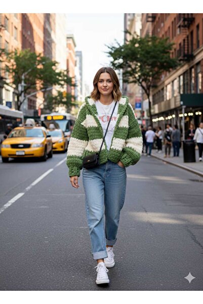 A&D HANDMADE Hand Knitted Puffy Hooded Crop Cardigan