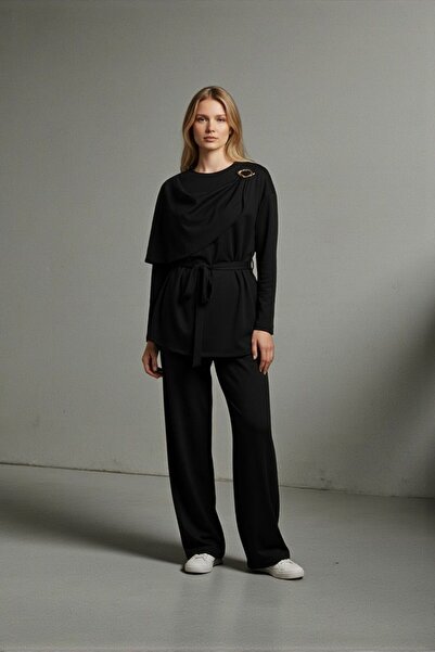 Molly Nelly Γυναικείο σετ μπλούζας και παντελονιού με λεπτομέρεια αγκράφας σε...