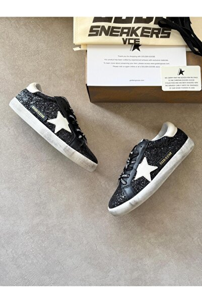 YONCA OUTLET حذاء رياضي نسائي أسود لامع بتفاصيل نجمية - حذاء رياضي مريح للاست...