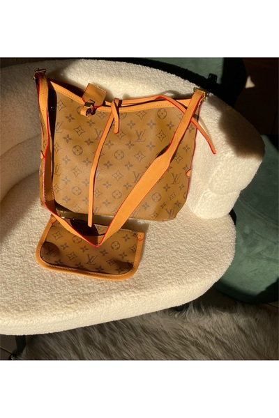 Generic Medium size women's bag