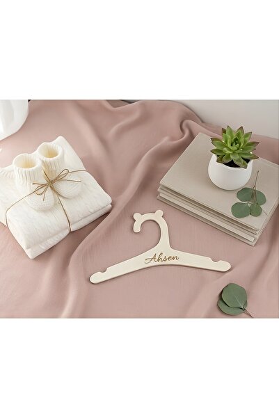 İHRA 10'lu İsme Özel Ahşap Bebek Elbise Askısı Seti - Kişiye Özel İsimli Çocu...