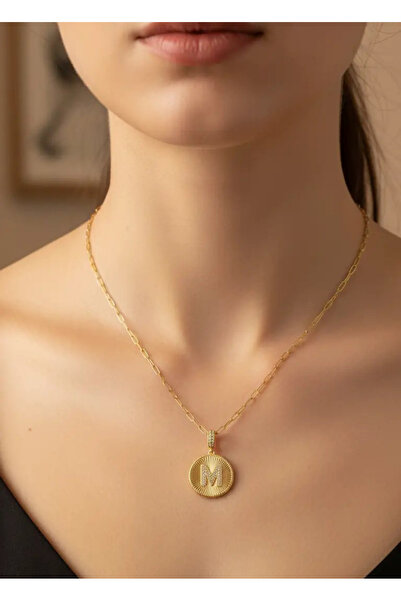 BİJU YILMAZ قلادة من الفولاذ الذهبي على شكل حرف M - 25-clkk207