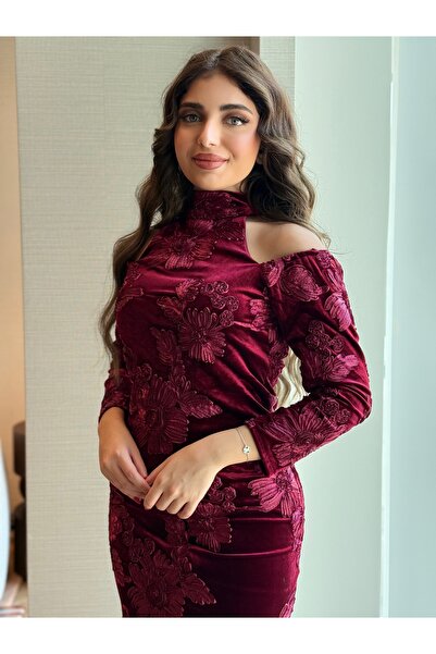 1227024 Rose velvet dress