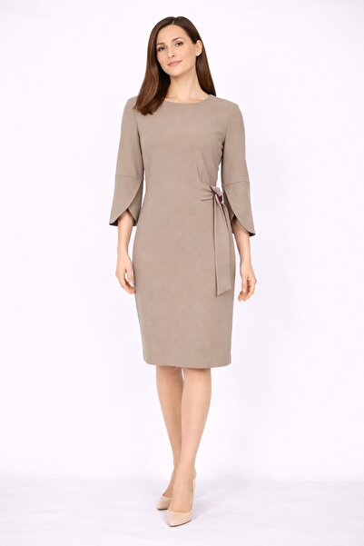 Bad Axel Elegant Beige Midi Dress with Burgundy Detail and 3/4 Sleeves