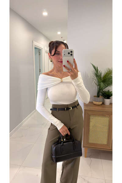 BİRCANÇİL Yerita Ecru Madonna Collar Gold Buckle Detailed Blouse