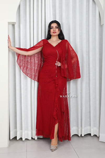 Warazan A soft dress with an open-shoulder style