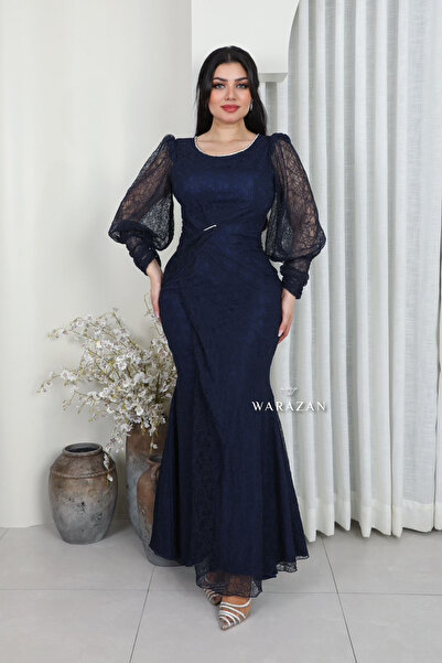 Warazan A royal evening dress with special details