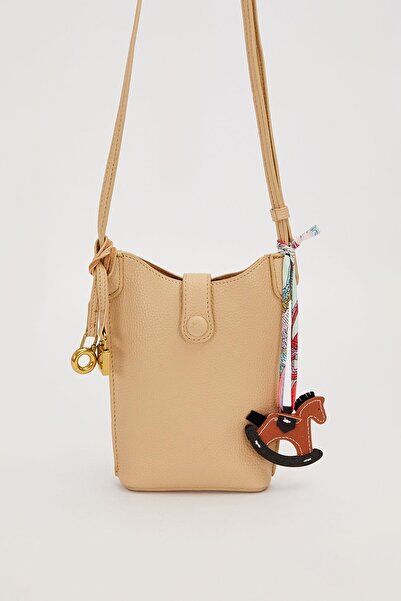 Levidor Nude Horse Charm Detailed Shoulder Bag