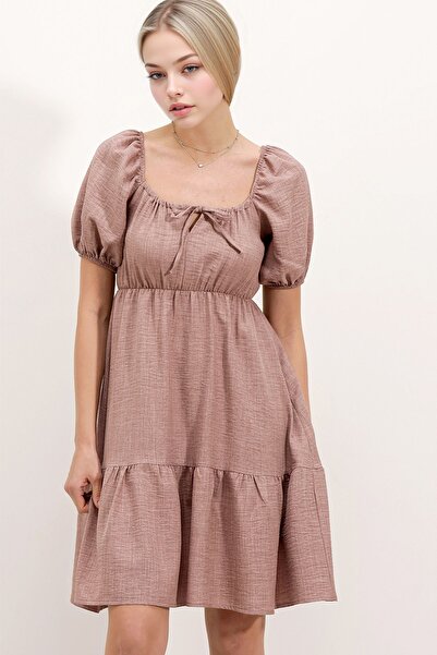 Hiccup BDART Κοντό μίνι φόρεμα με ζώνη και τετράγωνο λαιμόκοψη