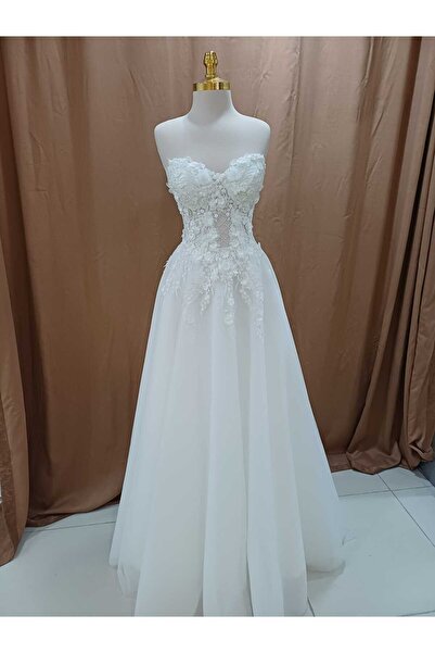 Zöhra avcı gelinlik ve moda HELEN GELİNLİK MODELİ 3D ÇİCEK DESENLİ