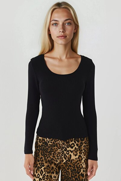Hiccup Long-sleeved knitted top with U-neck