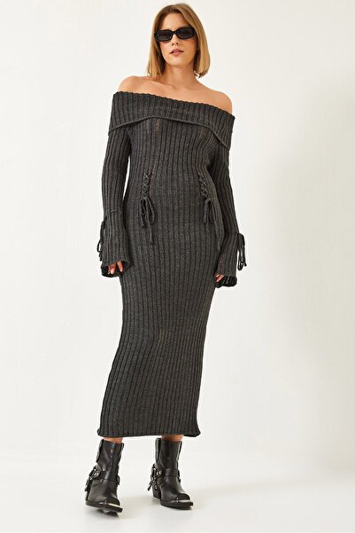 Hiccup Sweater dress with knitted detail and Madonna collar by Bianco Lucci