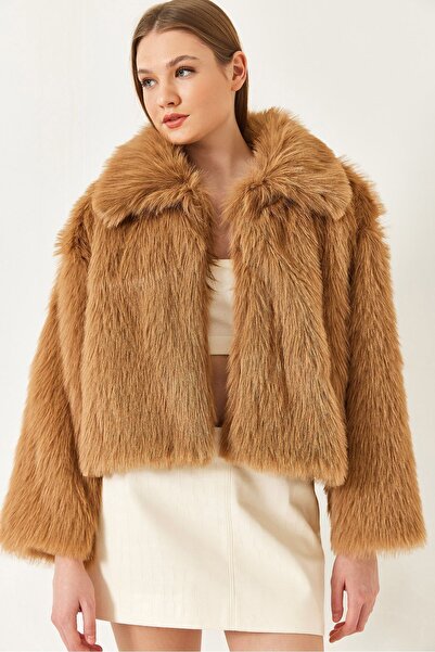 Hiccup Bianco Lucci coat with faux fur collar and lining
