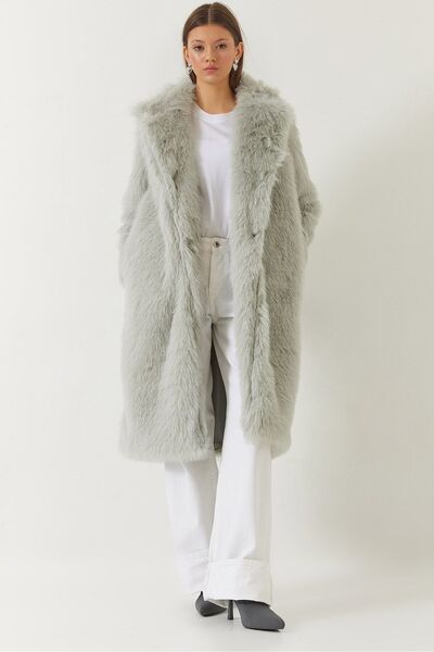 Hiccup Bianco Lucci long fur coat
