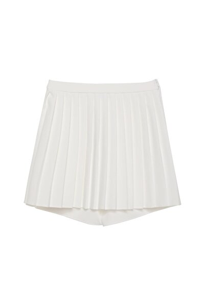 My Boutique Front Pleated Shorts