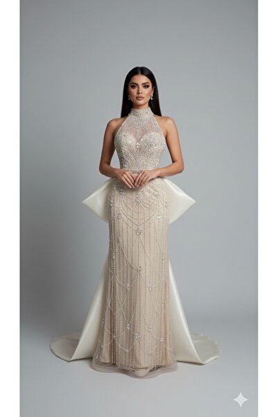 Diva style Evening dress with embroidered details