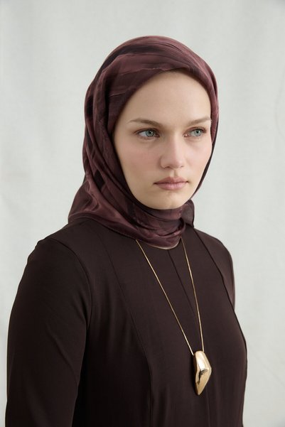 cs camellia scarf وشاح إلينورا الناعم - بلون البرقوق الفاتح