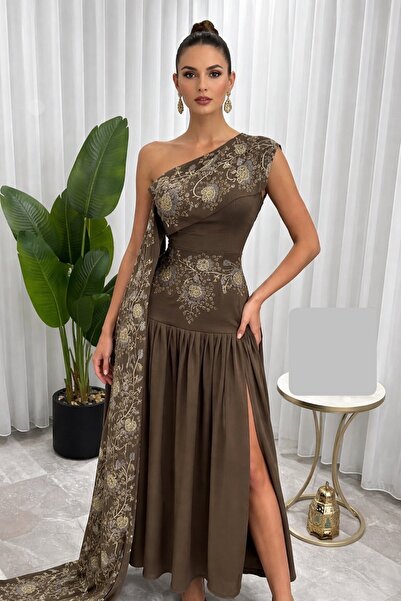 Diva style brown evening dress with a shawl