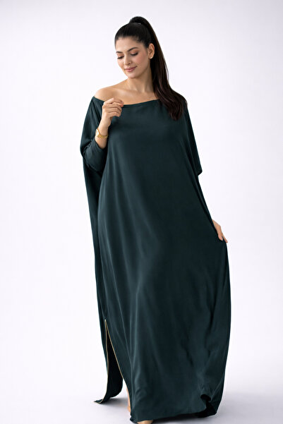 Al Afnan Boutique Elegant and attractive cut jalabiya made of silk fabric in ...