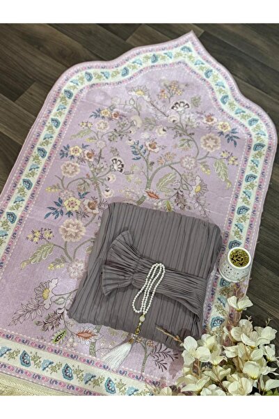 Genrics Turkish silk prayer rug with sheet