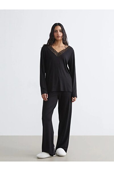 LC Waikiki LCW DREAM Siyah V Yaka Dantel Detaylı Kadın Pijama Takım