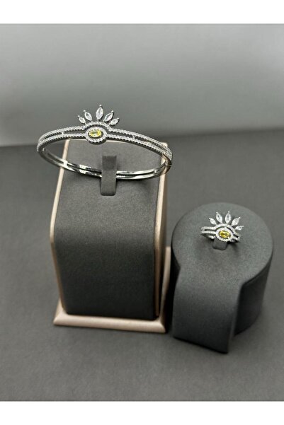 Treasures مجموعة مجوهرات تتكون من سوار وخاتم