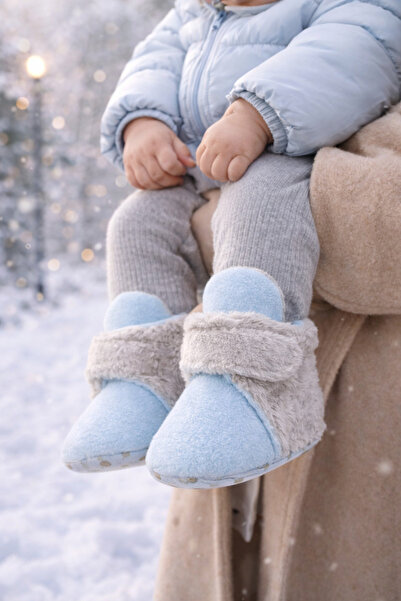 Bebelul Cizmulite plusate gri cu bleu pentru baietei